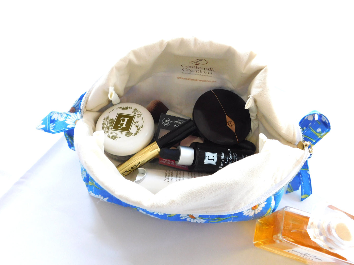 Boxed Daisy Makeup Bag